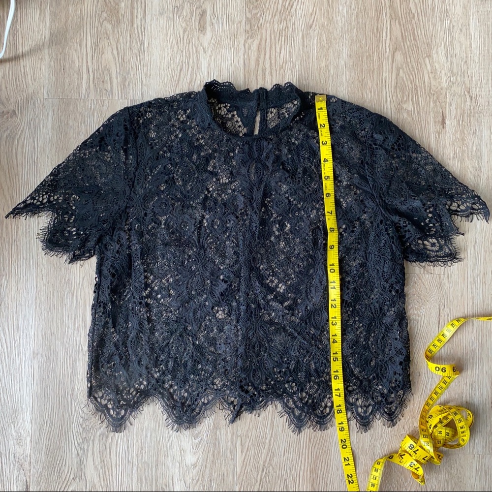 Lace patterned top - Picture 4 of 4